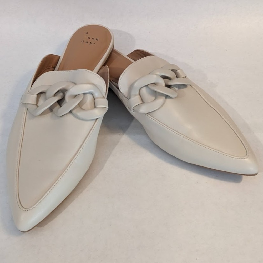 A New Day Amber Pointed Toe Slip-On Mules Flats Cream Off-White Womens sz 9